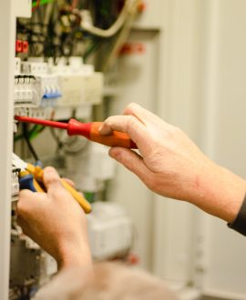 Elektro Schulten GmbH | Heizung & Sanitär & Elektrotechnik | Familiäres Team | Sichere Arbeitsstelle | Viele Zusatzleistungen
